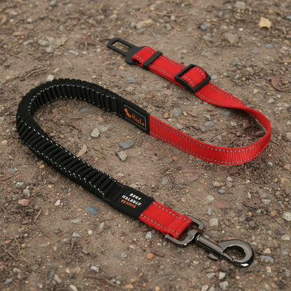 Ceinture de sécurité rouge pour chien réglable et compatible avec tous véhicules.