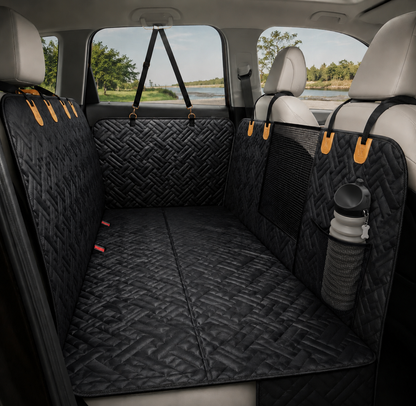 Housse de protection voiture pour chien imperméable installée sur la banquette arrière